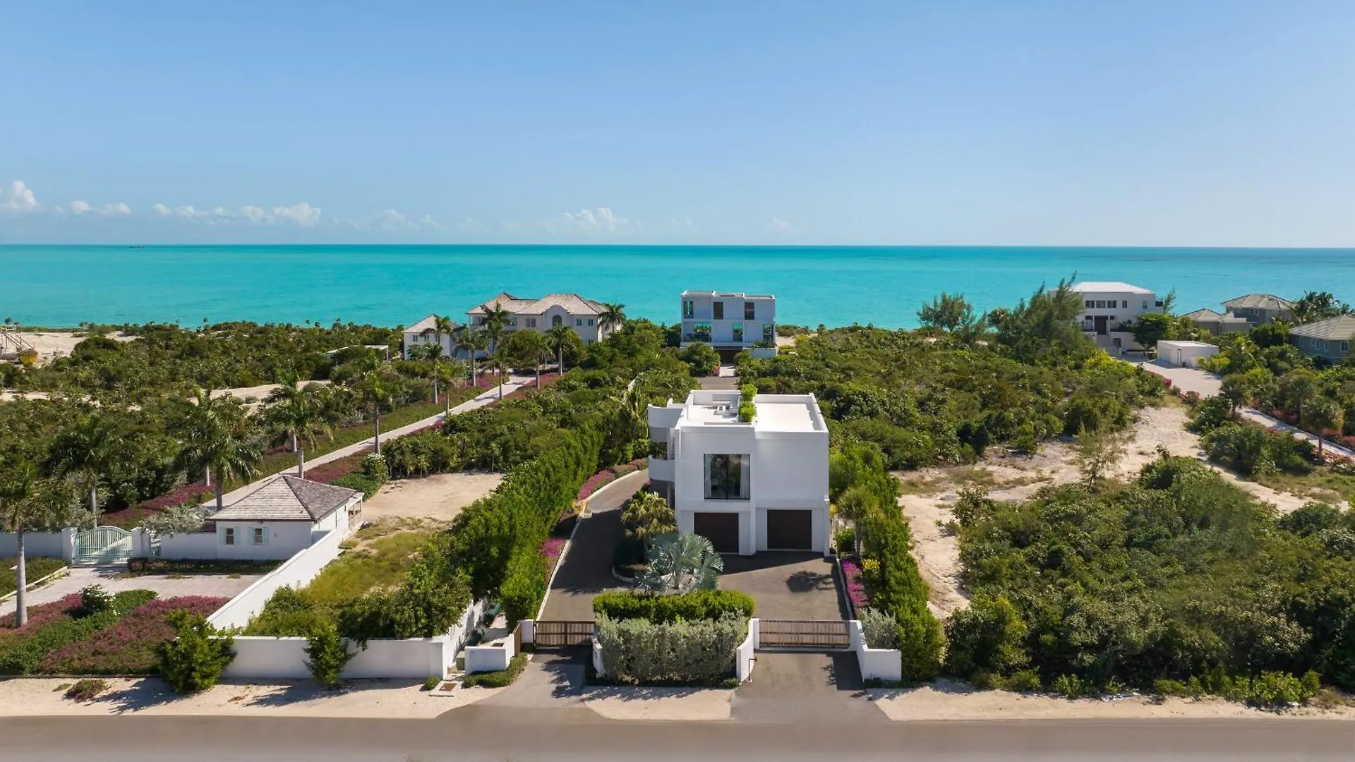 Uxue Villa 8 Br Long Bay